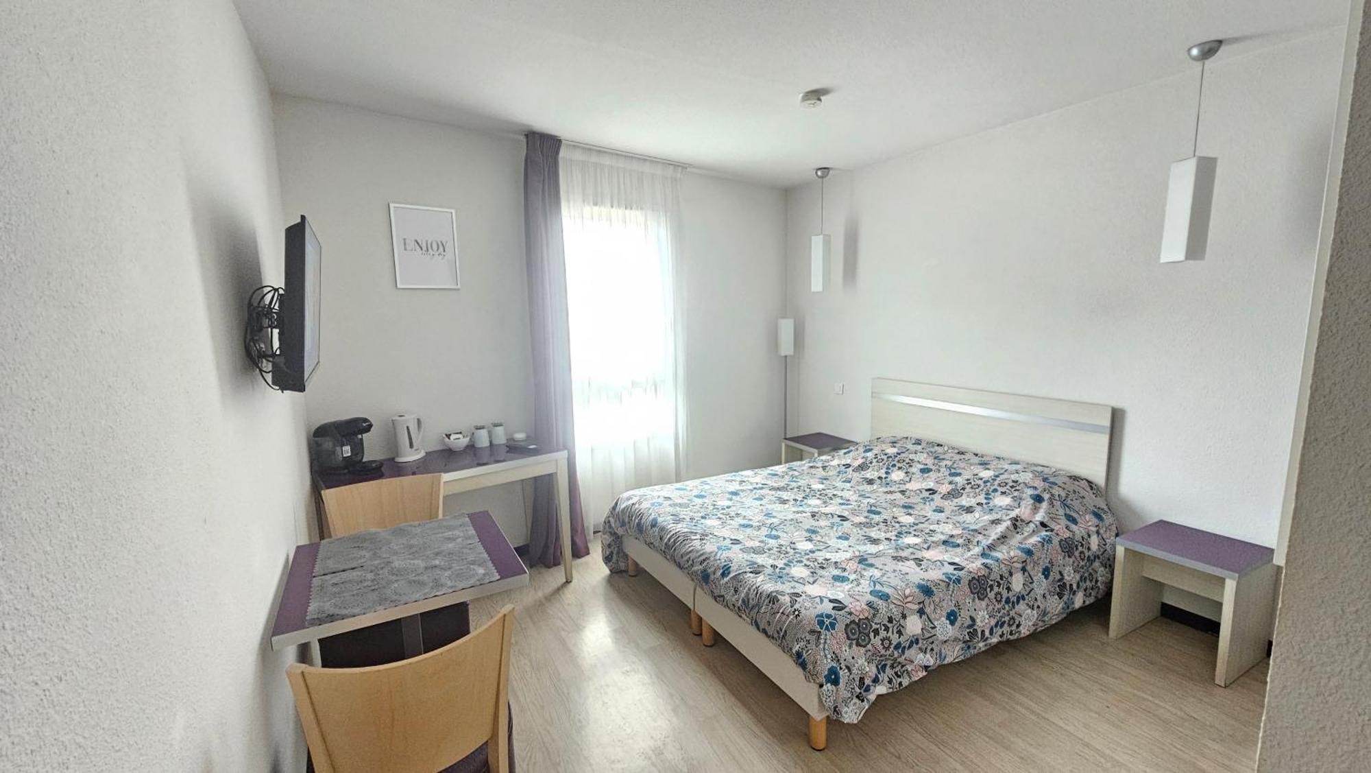 Studio Moderne Et Equipe Lourdes Centre Apartment Exterior foto